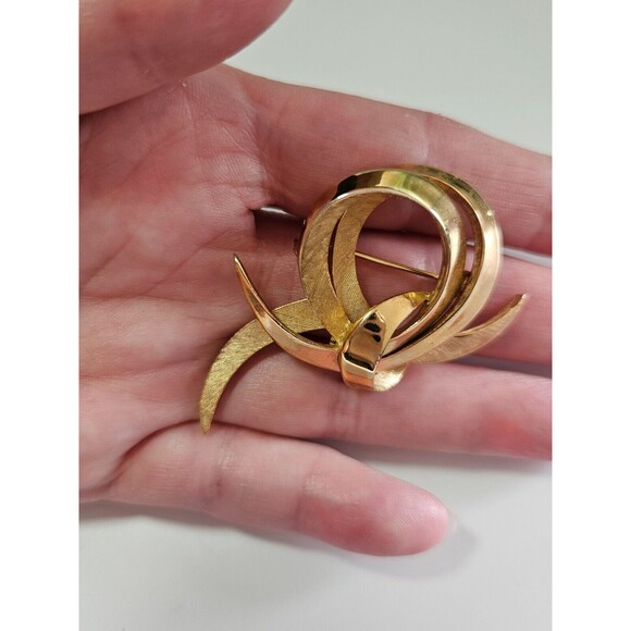 Trifari Jewelry - *Sale* Trifari with crown vintage brooch